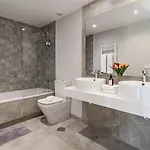 Διαμέρισμα Infinity 3br & Parking 2p Εστεπόνα